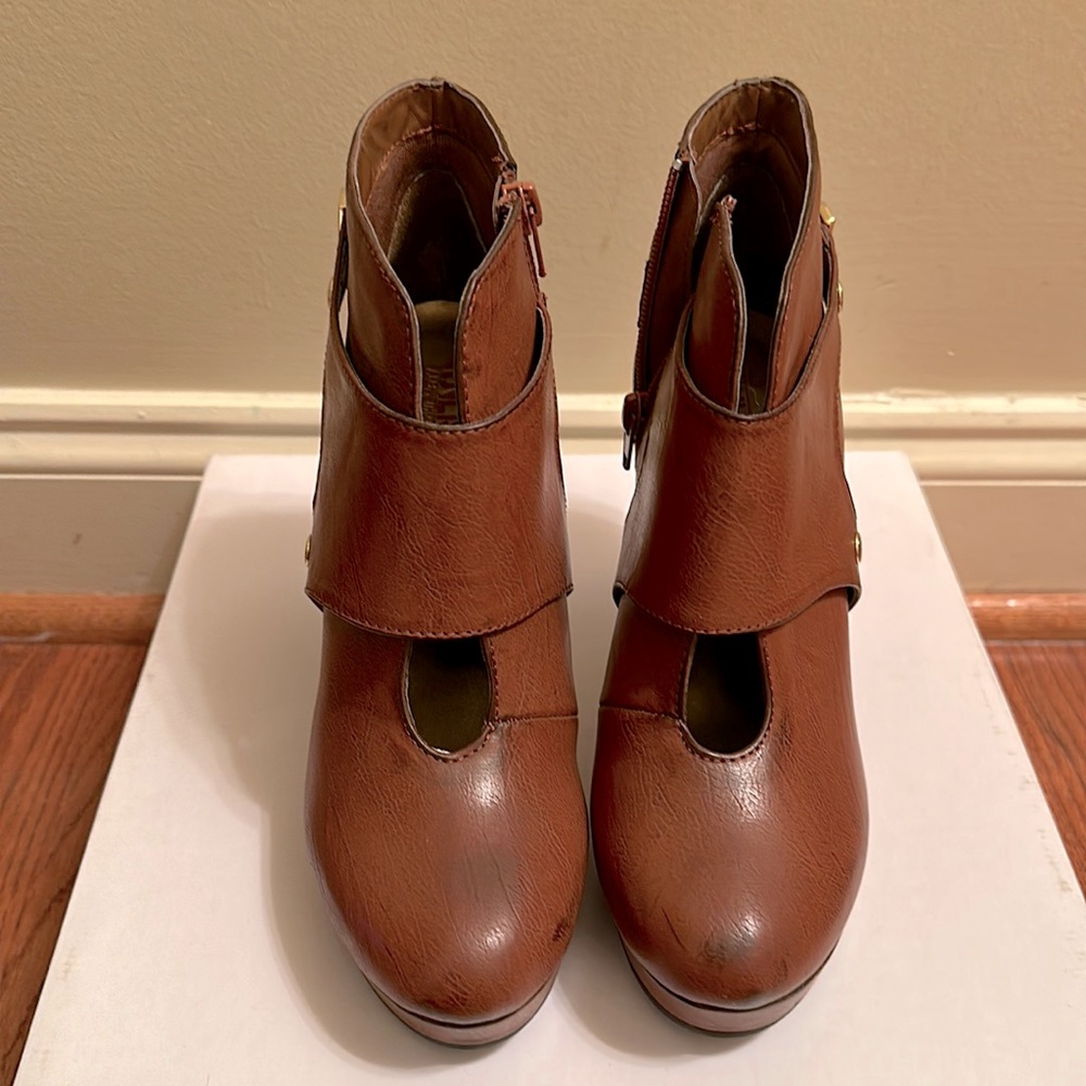 Unlisted by Kenneth Cole